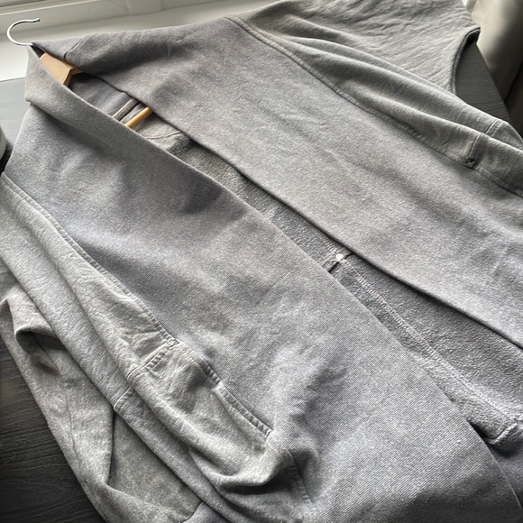 Grey studded cardigan - Picture 3 of 4